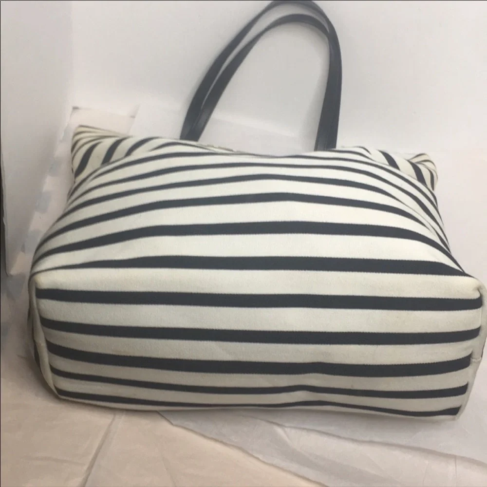 Kate Spade New York DOWN THE RABBIT HOLE QUEEN BEE